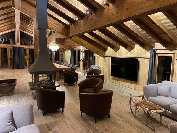 Interior - Alpine Chalet with Spa and pets (Champagny en Vanoise)