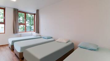 6 bedrooms, WiFi