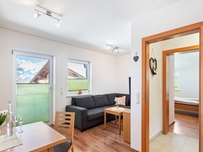 TV - Apartment in Saalfelden near Ski Slopes (Saalfelden am Steinernen Meer)