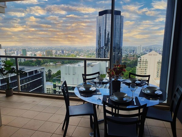 Apartment | 2 bedrooms, iron/ironing board, WiFi - 2BR Stunning Views CBD Pool Gym Netflix (Brisbane)