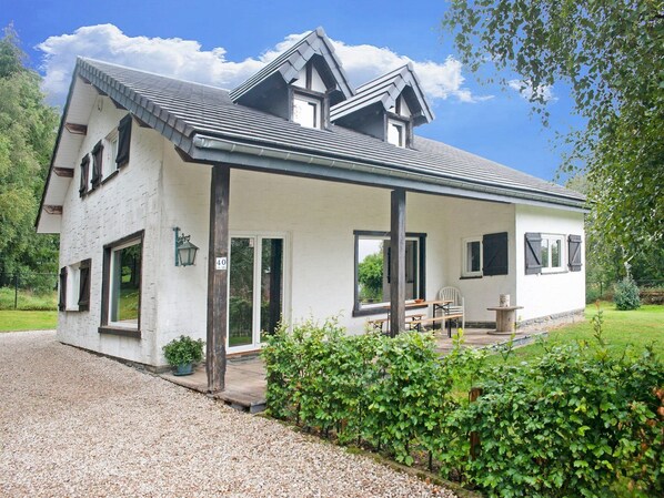 Exterior - Scenic Stay in Xhoffraix (Xhoffraix)