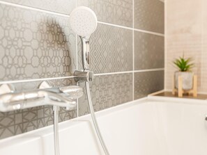 Bathtub