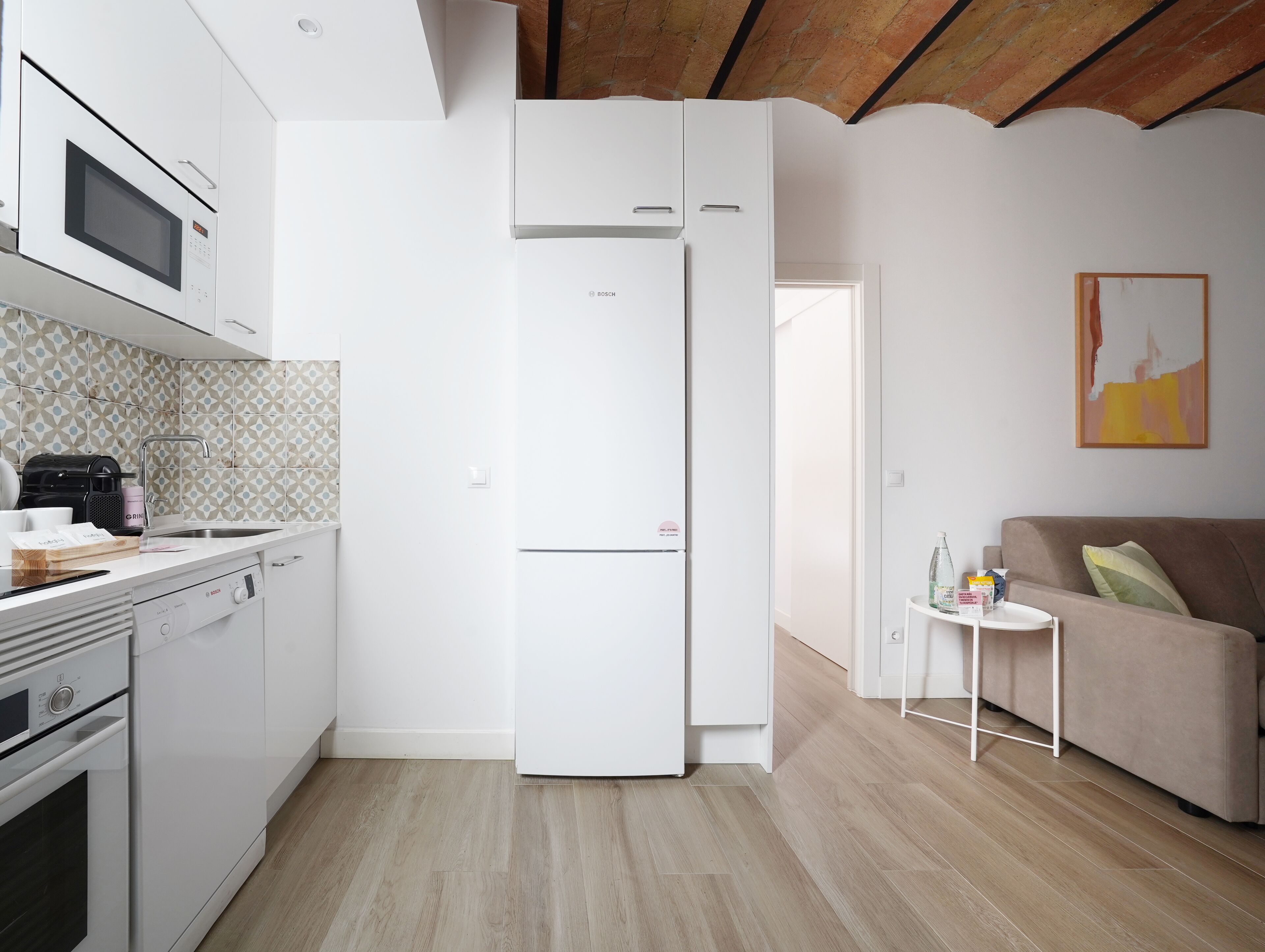 30 吋平面電視連衛星電視頻道、電視