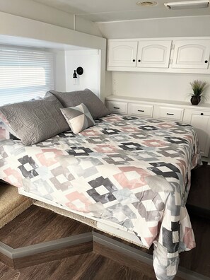 1 chambre, bureau, Wi-Fi, draps fournis