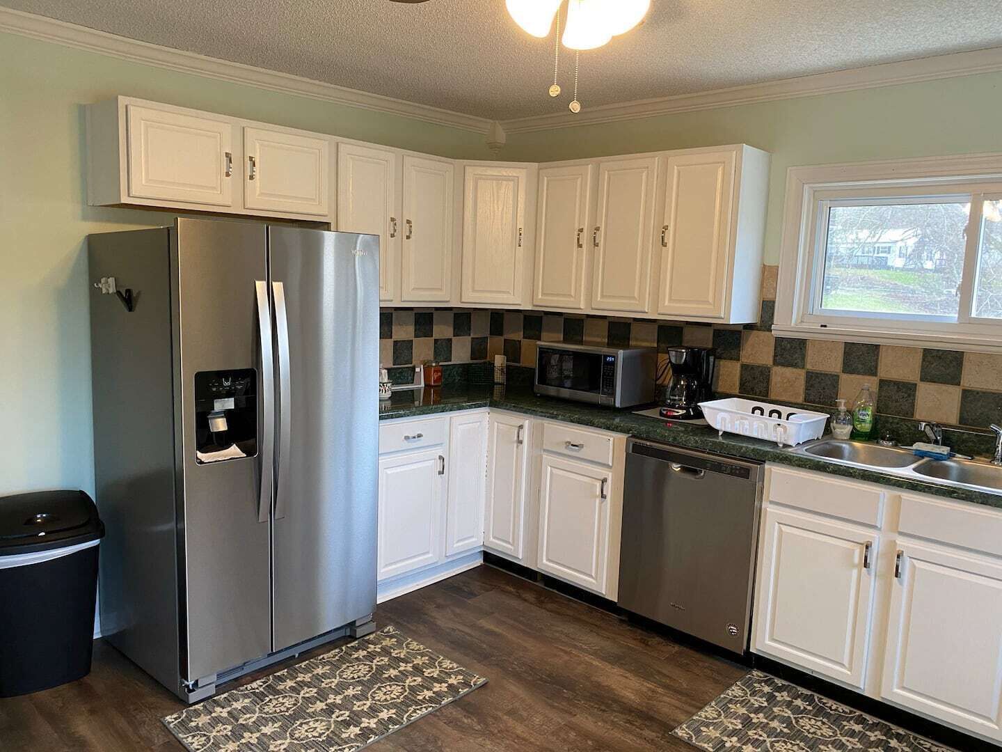 Coffee/tea maker, oven, toaster, coffee grinder