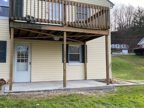 Country Living Patio Apt w/Queen beds/ 1 Bath