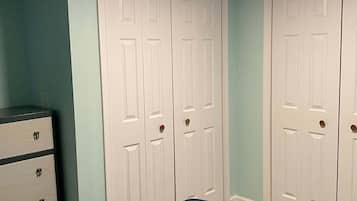 2 chambres, bureau, fer et planche à repasser, Wi-Fi gratuit