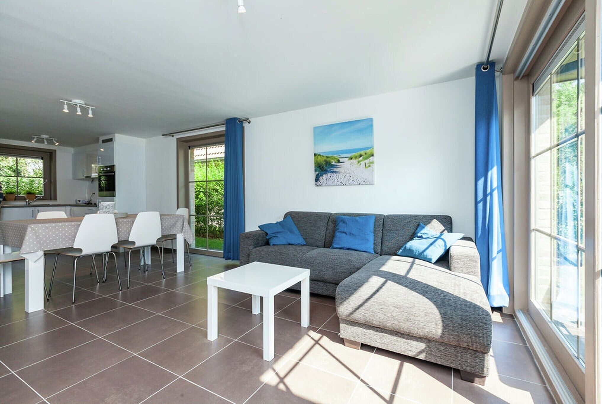 Téléviseur connecté, lecteur de DVD, chaîne audio