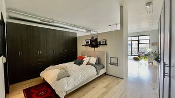 1 bedroom, desk, iron/ironing board, free WiFi