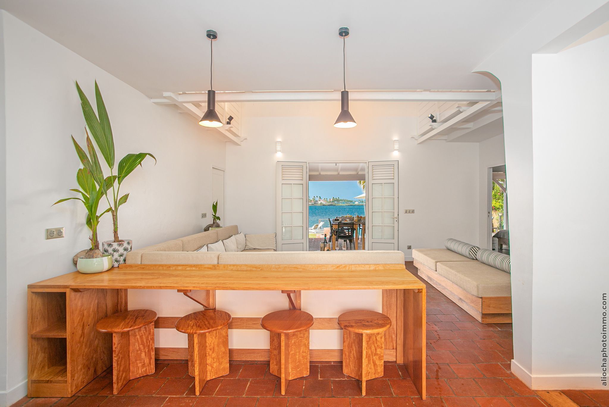 Villa Manzelle 5 Bedrooms At The Water's'edge - Martinique
