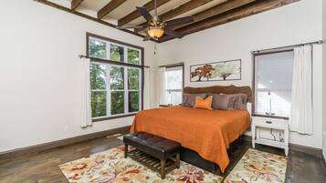 Desk, iron/ironing board, WiFi