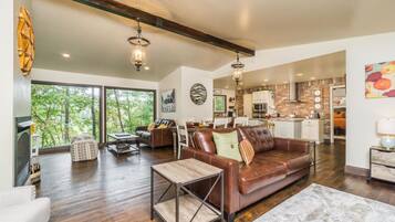 Smart-tv en een open haard