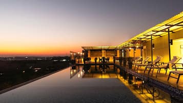 حمّام سباحة خارجي موسمي