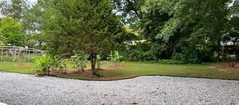 Two Bedroom home near UGA - with newly renovated floors!!