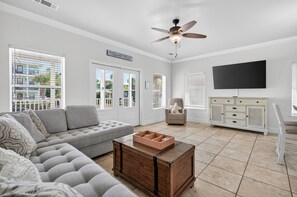 TV - Destined to Be - Beach Cottage with Private Pool & Guest House (Destin)