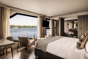 Suite Royal | Caja fuerte, cortinas opacas, sistema de insonorización y ropa de cama