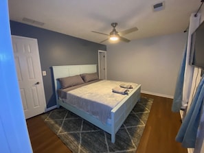 6 habitaciones, escritorio, tabla de planchar con plancha y wifi gratis