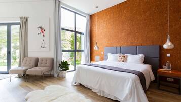 6 chambres, coffres-forts dans les chambres, fer et planche Ă repasser