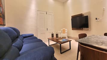 Apartment, 2 Bedrooms | Living area