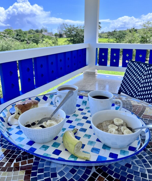 Food and drink - Spacious SINGLE STORY spacious 3bd + 1 with A/C. 3 side wrap around veranda. (Quebradillas)
