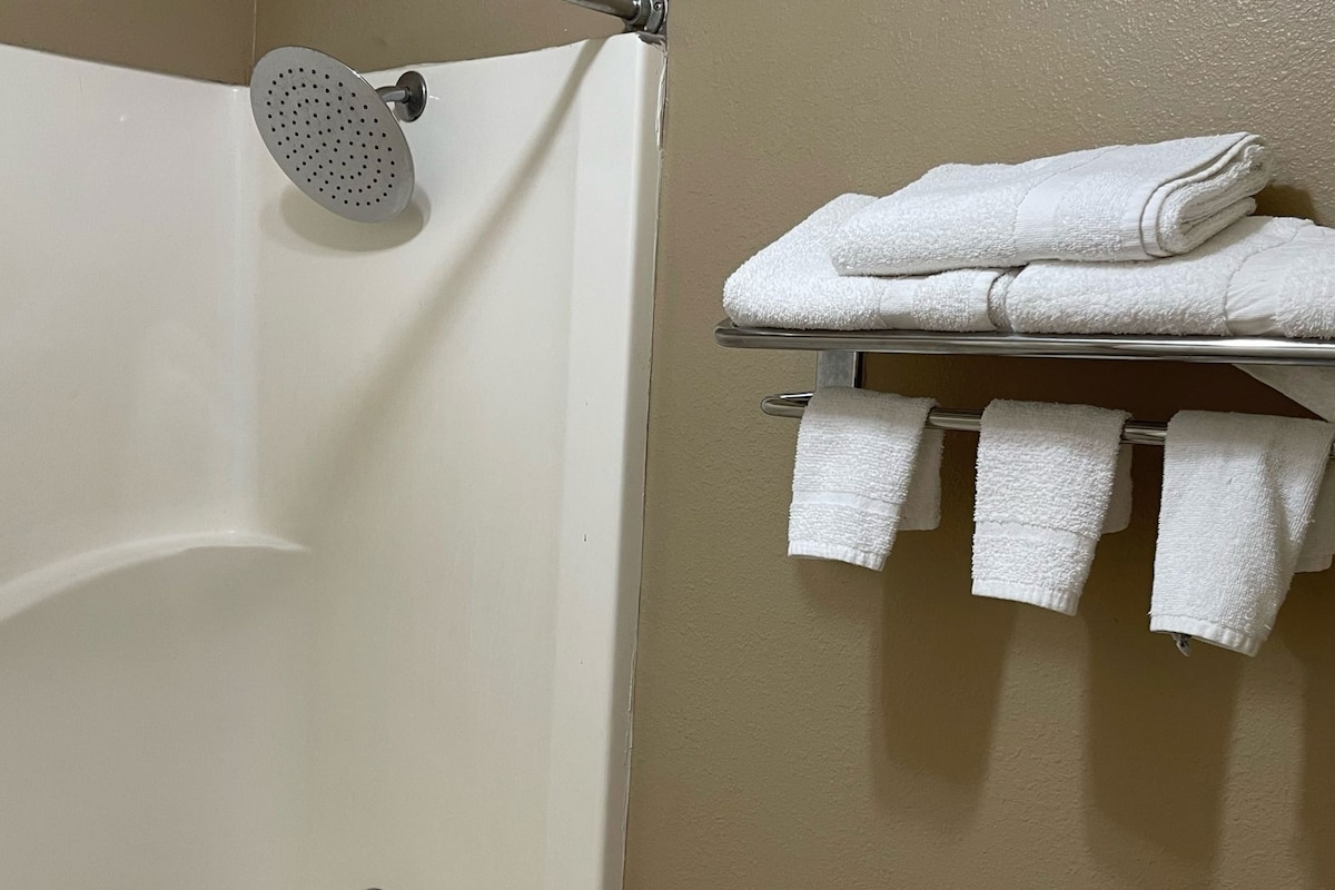 Baño | Tina y regadera independientes y tina de hidromasaje 