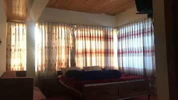 Standard Double Room | Free WiFi, bed sheets
