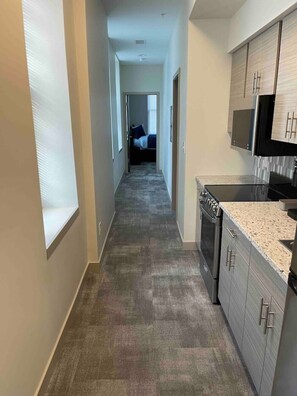 Private kitchen - Downtown Historic Warehouse District Lofts 202 (Cleveland)