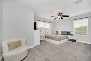 5 habitaciones, tabla de planchar con plancha, wifi y ropa de cama