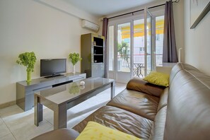 Smart TV - Beautiful 3 room flat  (Cannes)