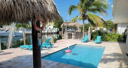 To Paradise
Book our website fishing & excursions bigdavechartersandtours.com