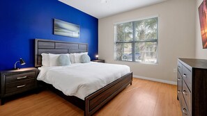 7 bedrooms, desk, iron/ironing board, travel cot