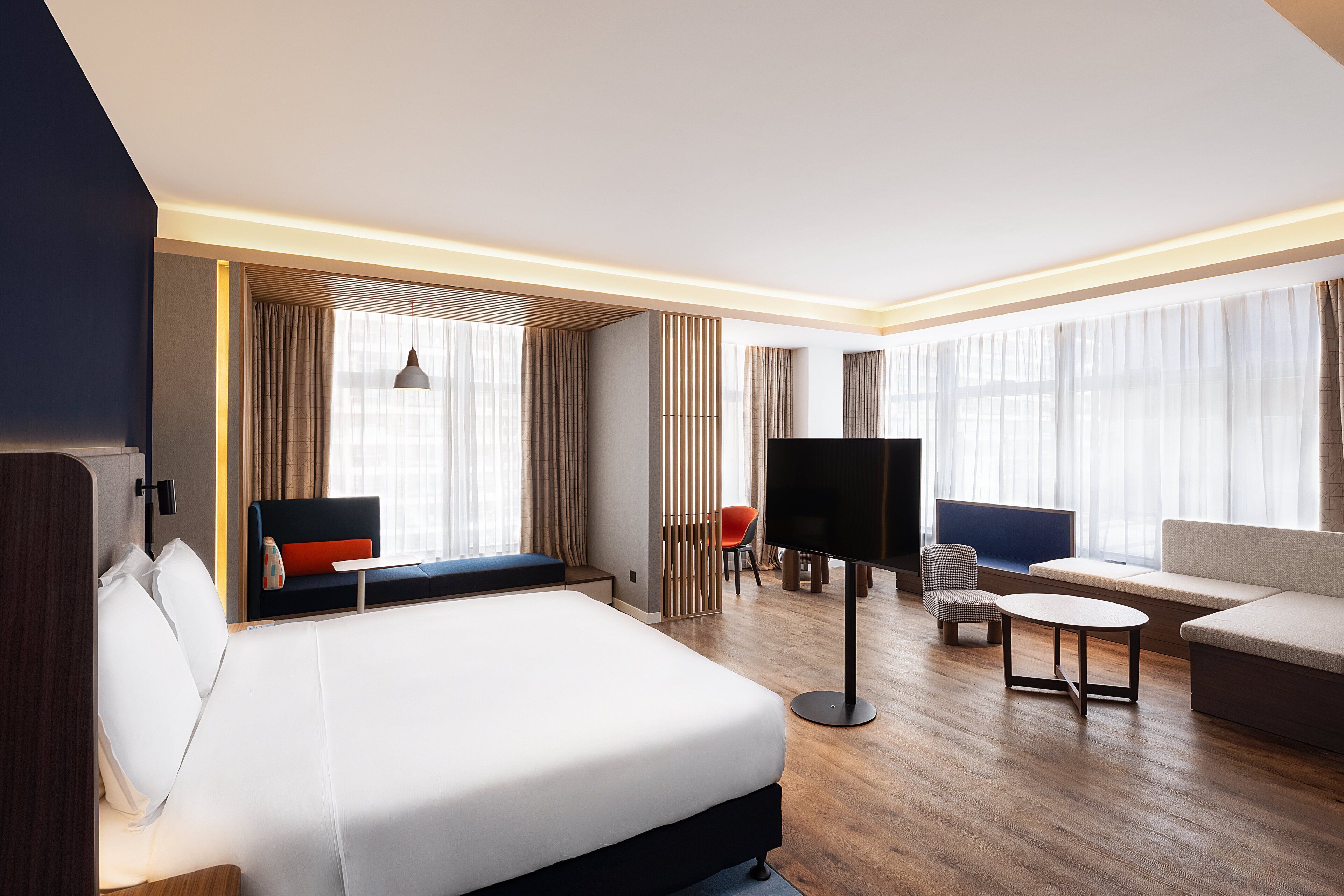 Suite, 1 Bedroom | Premium bedding, minibar, in-room safe, desk