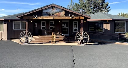 Suite with 2 Queen Beds and 1 Queen Sofa Bed - Golf Course View