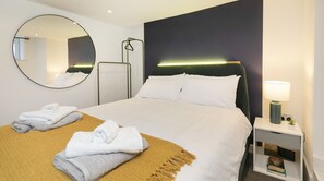 5 bedrooms, individually decorated, individually furnished - ✰OnPoint- MASSIVE House, PERFECT Location-Parking✰ (Nottingham)