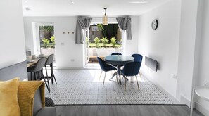 5 bedrooms, individually decorated, individually furnished