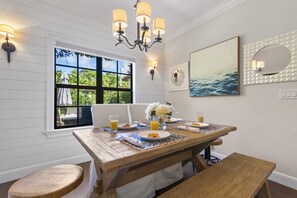 Dining - Luxury Spanish Colonial 3BR Home -Mins to Downtown (West Palm Beach)