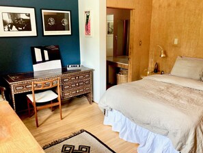 4 bedrooms, desk, iron/ironing board, free WiFi - Midcentury Modern Masterpiece--  1950's Richard NEUTRA Home in Missoula! (MIssoula)