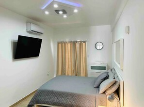 1 室のベッドルーム、WiFi (無料)