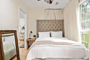 2 chambres, fer et planche à repasser, Wi-Fi gratuit, draps fournis