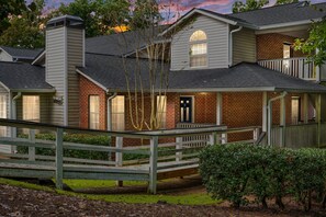 Exterior - Clean Cozy 2 Bedroom Condo Nestled Near All Things Birmingham 280 Area (Birmingham)