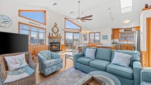 TV - Steps to the Sand! Ocean views! Hot tub! Close to Pier! Dogs! KD0222 (Kill Devil Hills)