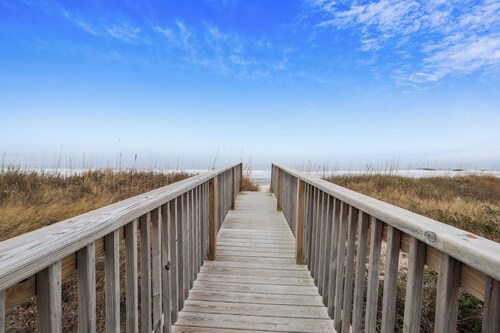 D0130 Specials! Ocean Front w/Pool!