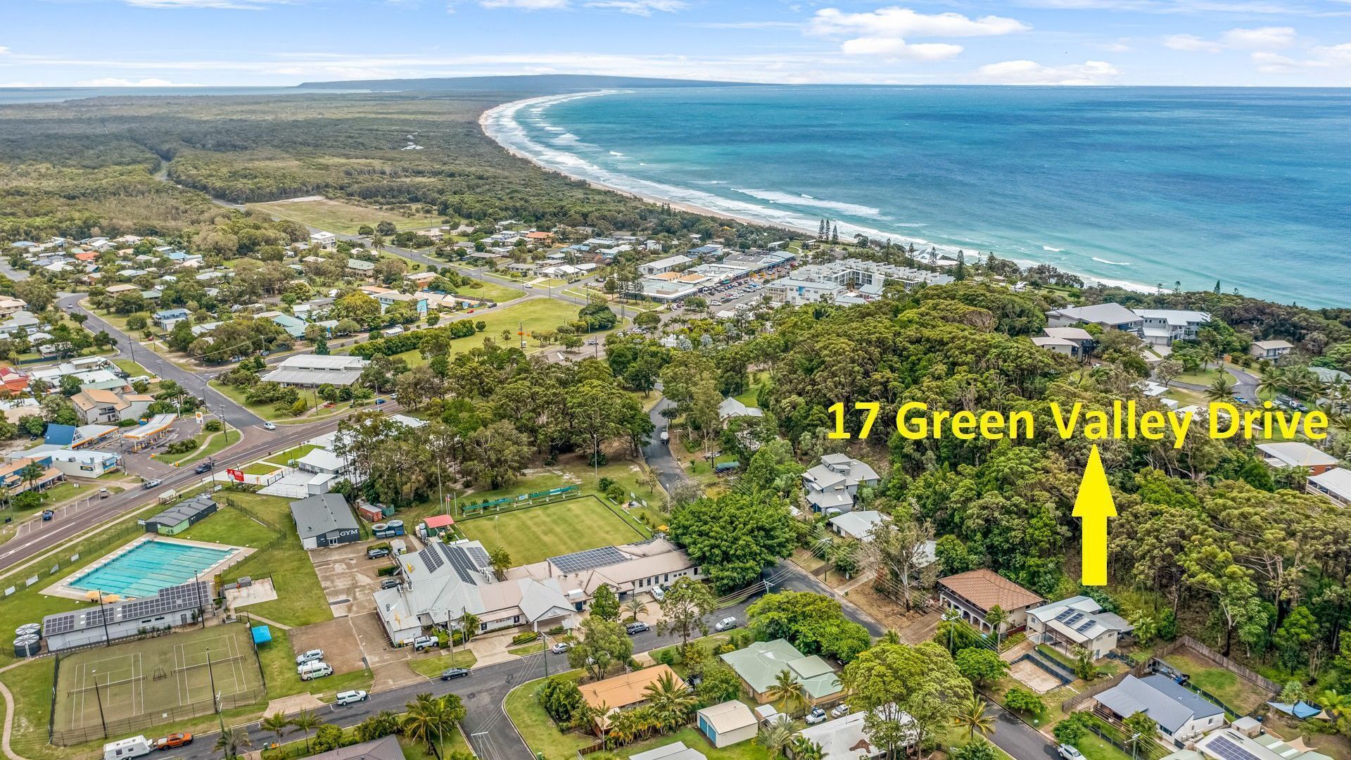 17 Green Valley Drive - Rainbow Beach. Wifi. Walk to town and beach. — image 16