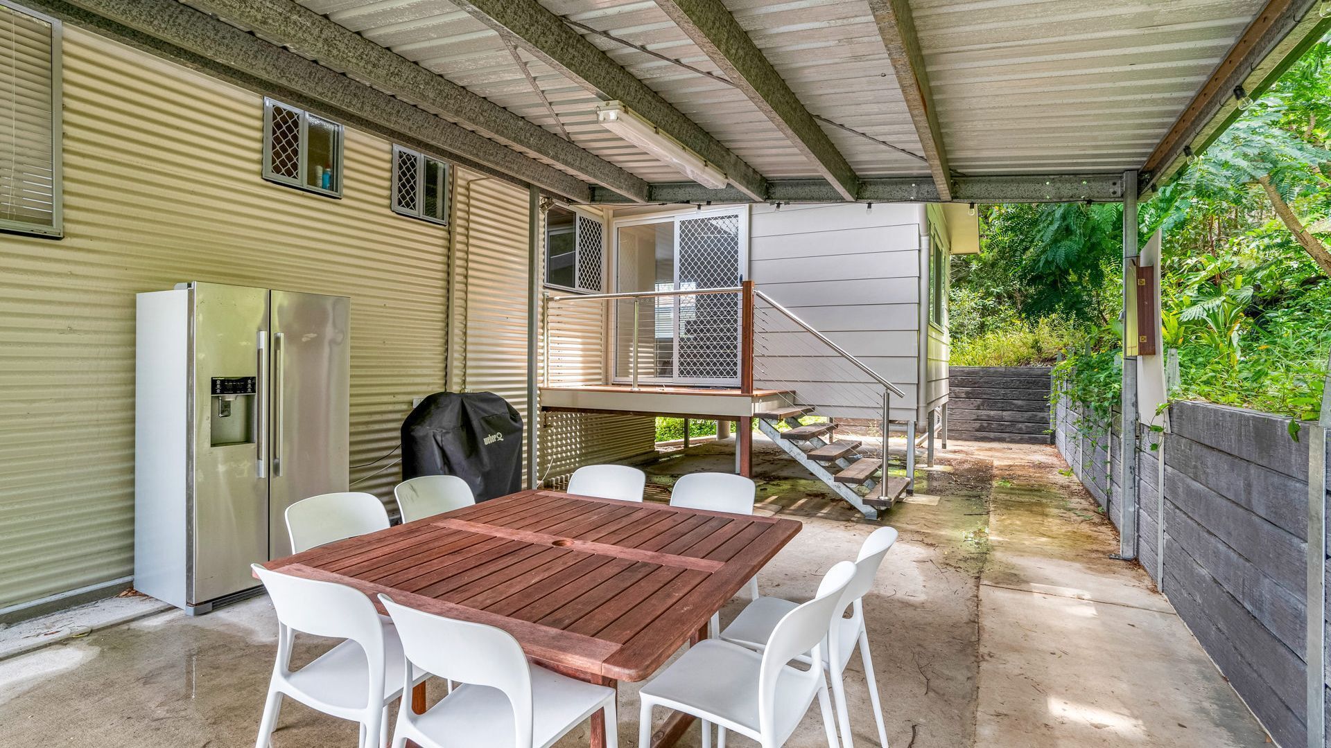 17 Green Valley Drive - Rainbow Beach. Wifi. Walk to town and beach. — image 13