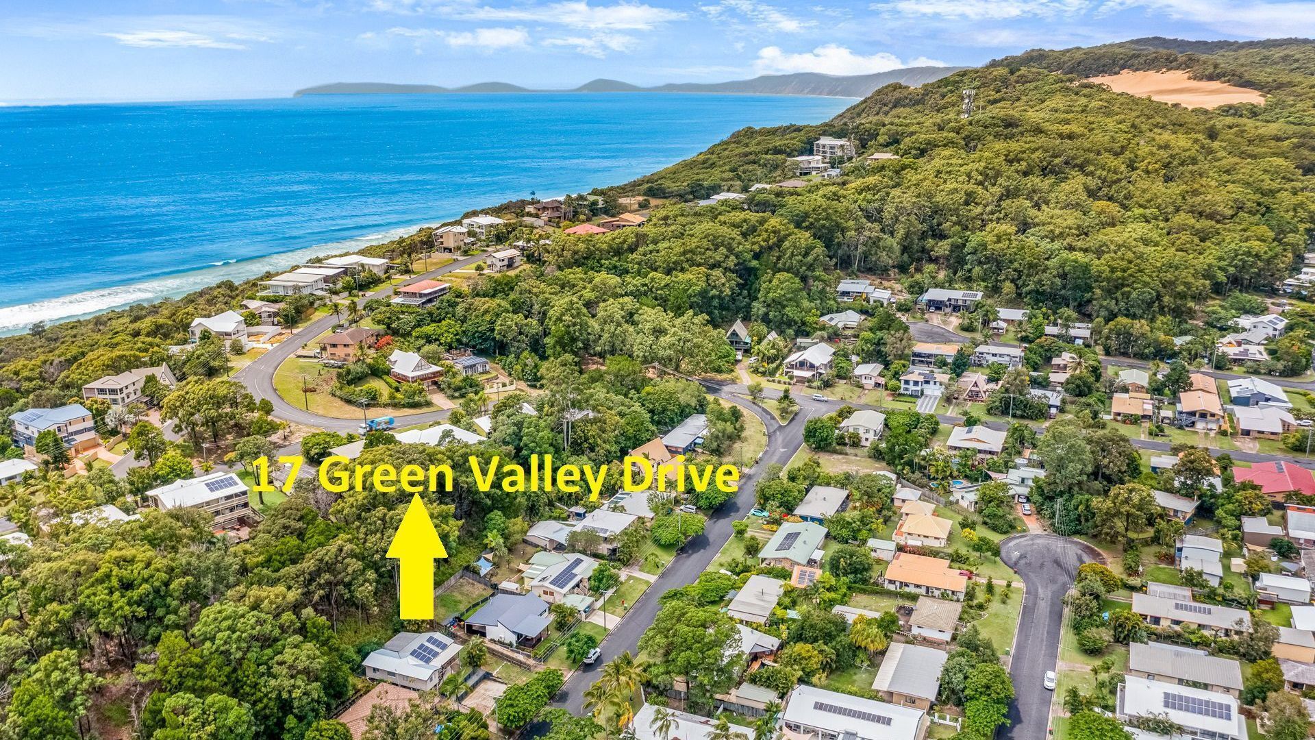 17 Green Valley Drive - Rainbow Beach. Wifi. Walk to town and beach. — image 5