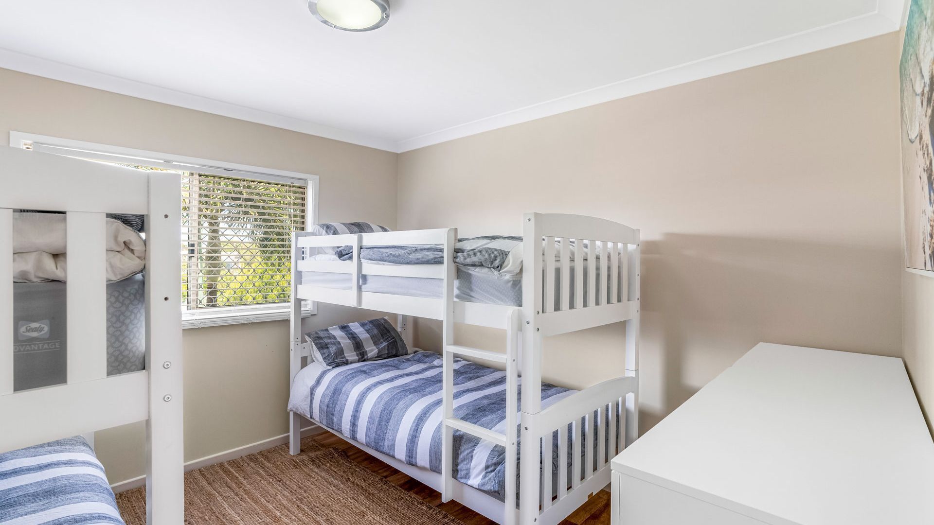 17 Green Valley Drive - Rainbow Beach. Wifi. Walk to town and beach. — image 12