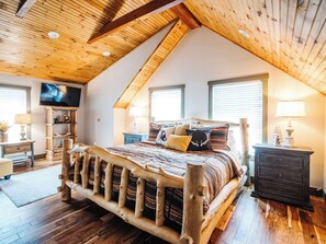 6 bedrooms, travel crib, free WiFi, bed sheets - Cabin near Breckenridge perfect for families w/Large deck and amazing views! (Alma)