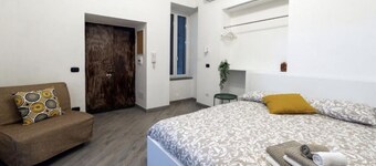 Studios Toledo 355.