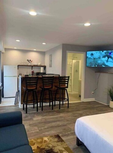 ✪King Bed Studio✪ in Suburbs -Perfect Long Term Stay