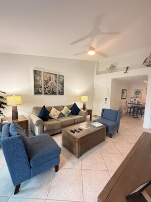 Smart TV - Condo at award-winning The Dawn - 2pools,spa,gym & easy access to  beach (Galveston)